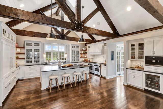 3005 N Silver Cedar ROAD, Summit, WI 53066
