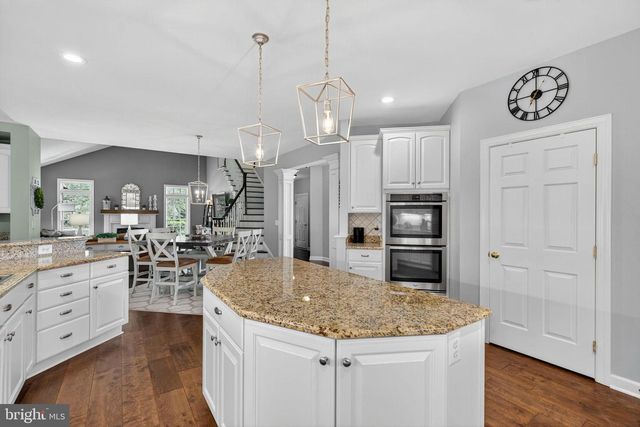 40734 LENAH RUN CIR, Aldie, VA 20105