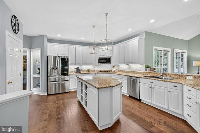 40734 LENAH RUN CIR, Aldie, VA 20105