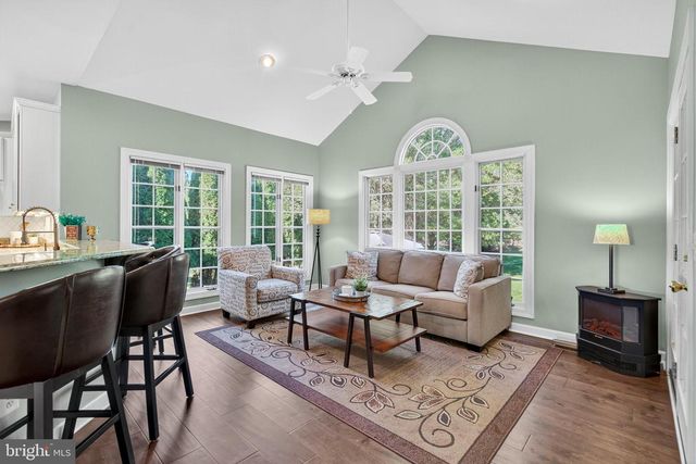 40734 LENAH RUN CIR, Aldie, VA 20105