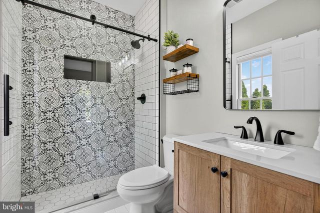 40734 LENAH RUN CIR, Aldie, VA 20105