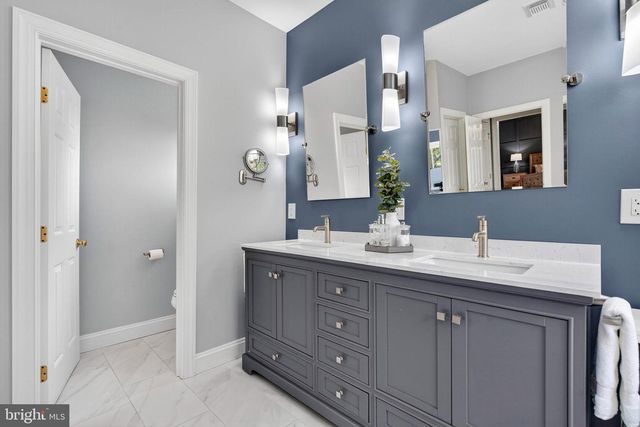 40734 LENAH RUN CIR, Aldie, VA 20105