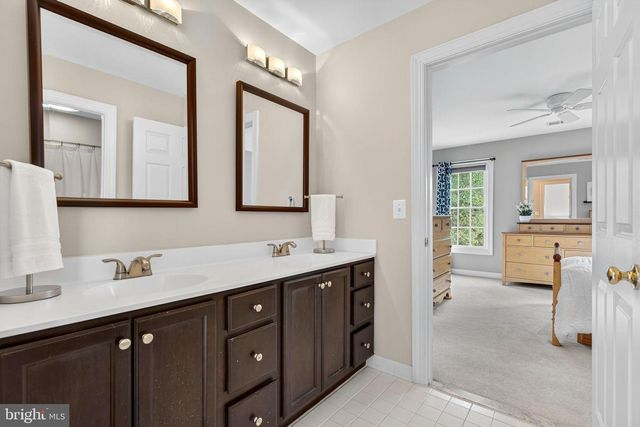 40734 LENAH RUN CIR, Aldie, VA 20105