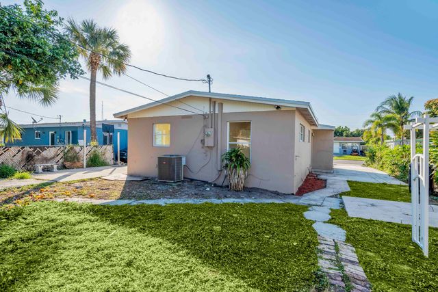 1349 9th Street, West Palm Beach, FL 33401