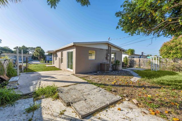 1349 9th Street, West Palm Beach, FL 33401