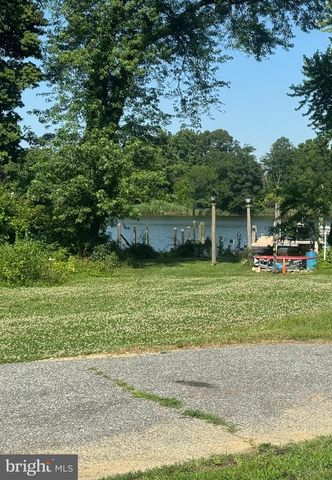 7432 OLD BATTLE GROVE RD, Dundalk, MD 21222