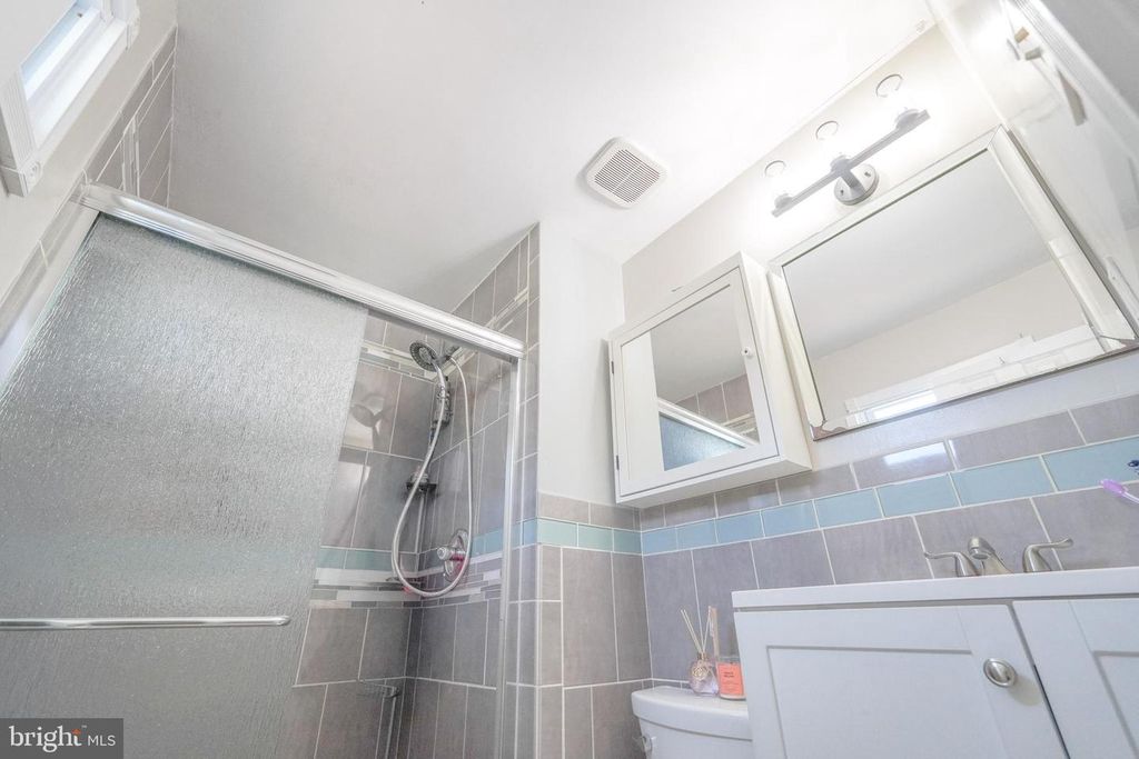 Image 17 of property listing at 7703 MEATH CT, Glen Burnie, MD 21060