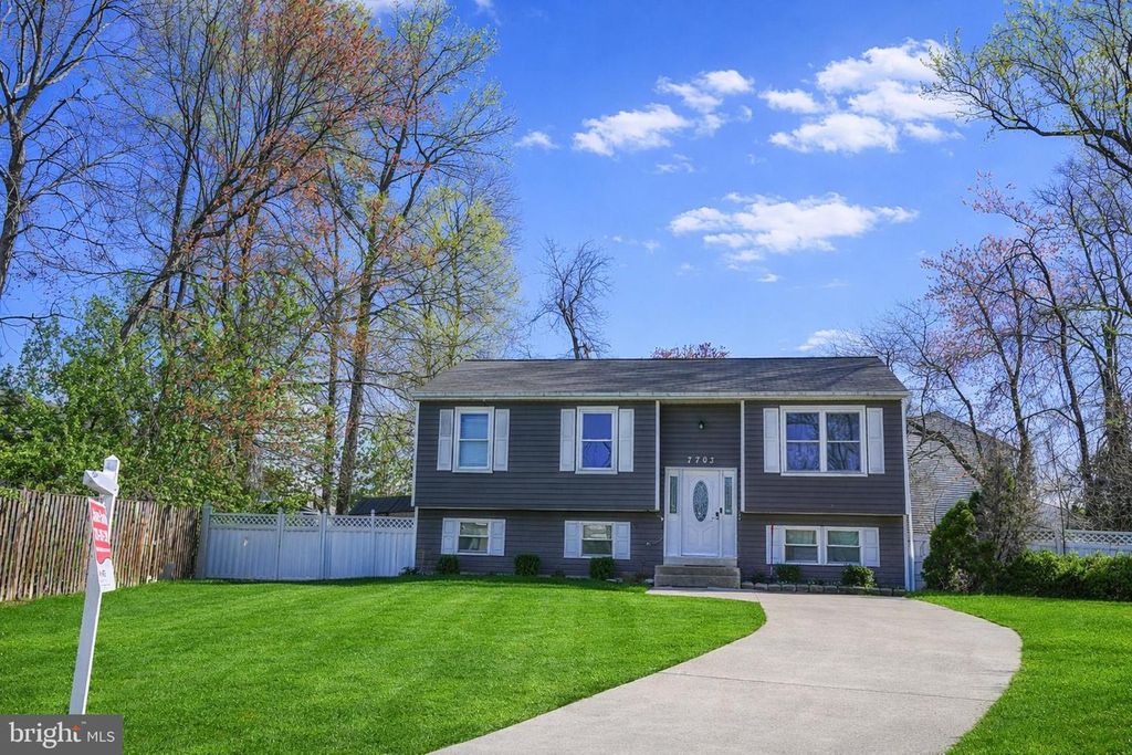 Image 2 of property listing at 7703 MEATH CT, Glen Burnie, MD 21060