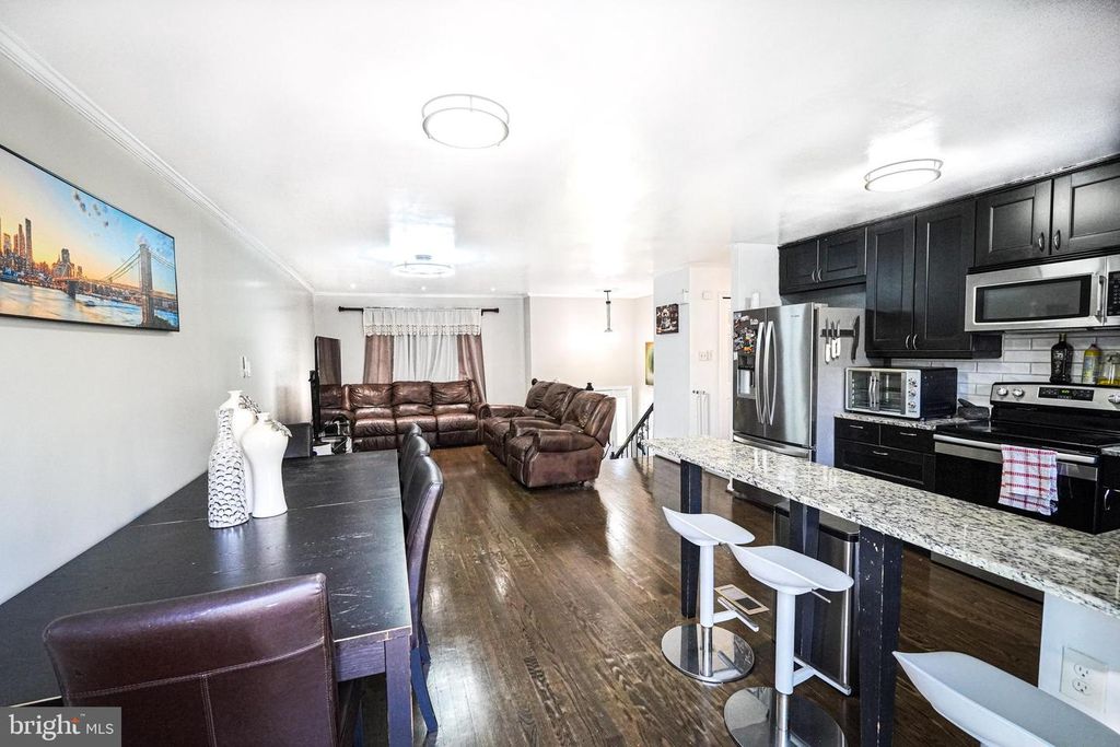 Image 6 of property listing at 7703 MEATH CT, Glen Burnie, MD 21060