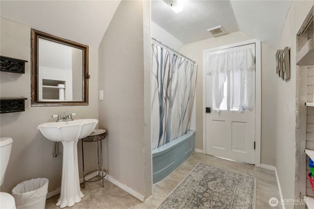 431 Rainier Avenue, Enumclaw, WA 98022