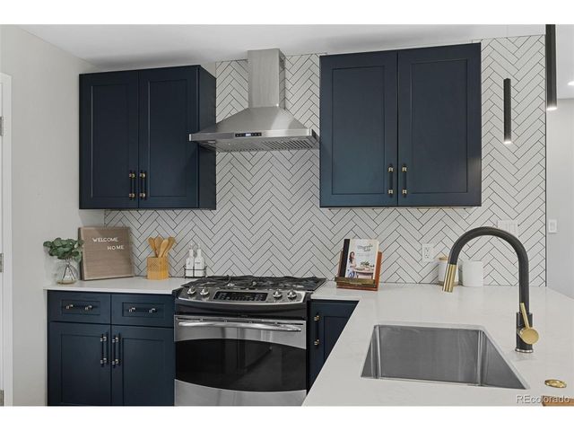 649 Perry St, Denver, CO 80204