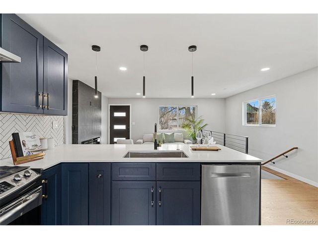 649 Perry St, Denver, CO 80204