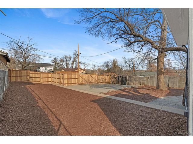 649 Perry St, Denver, CO 80204