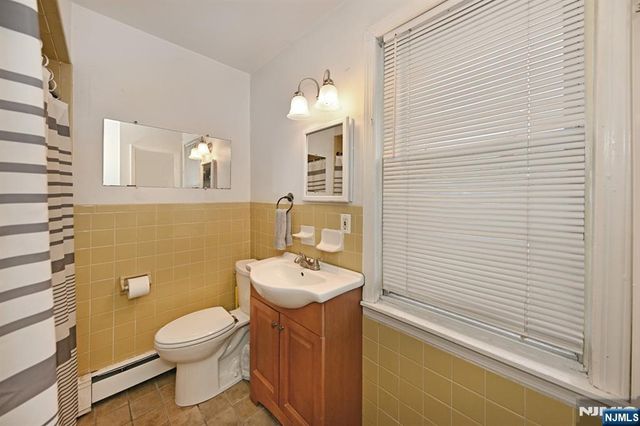 236 Rochelle Avenue, Rochelle Park, NJ 07662