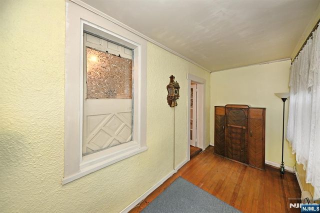 236 Rochelle Avenue, Rochelle Park, NJ 07662
