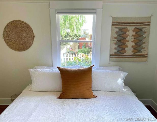 525 3rd Street, Encinitas, CA 92024