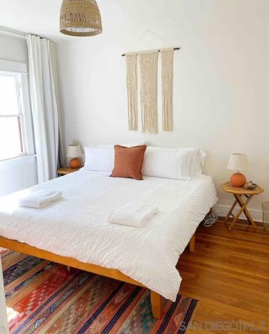 525 3rd Street, Encinitas, CA 92024