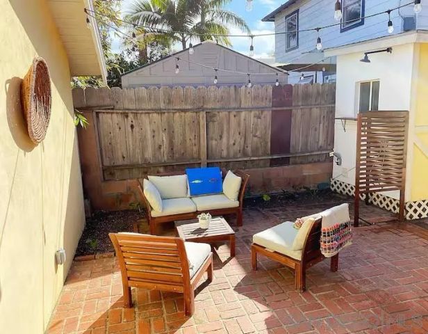 525 3rd Street, Encinitas, CA 92024