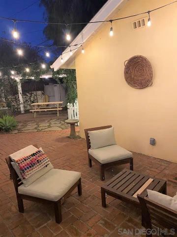 525 3rd Street, Encinitas, CA 92024