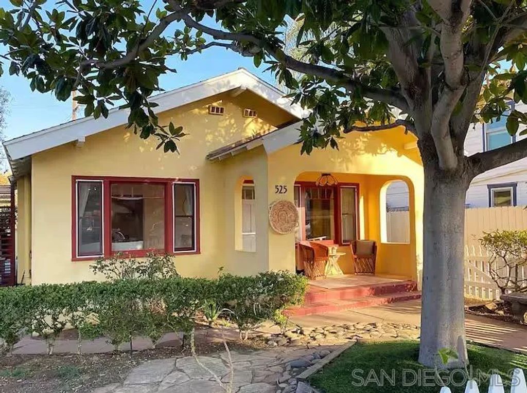 525 3rd Street, Encinitas, CA 92024