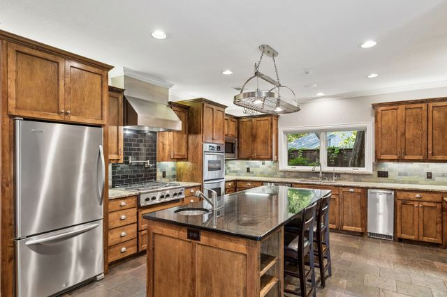 9206 Club Glen Drive, Dallas, TX 75243