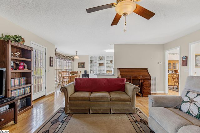 3206 252 Highway, Laurens, SC 29360