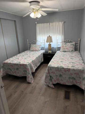 522 PARKWOOD AVENUE, North Port, FL 34287