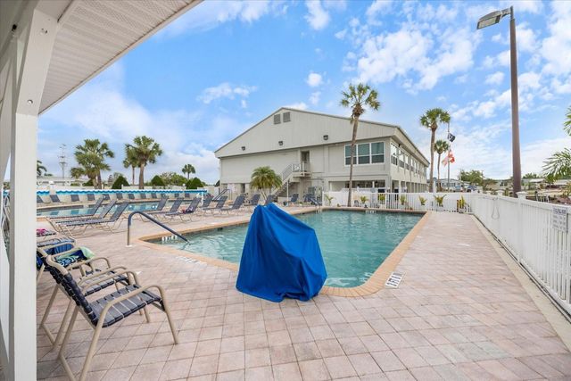 522 PARKWOOD AVENUE, North Port, FL 34287