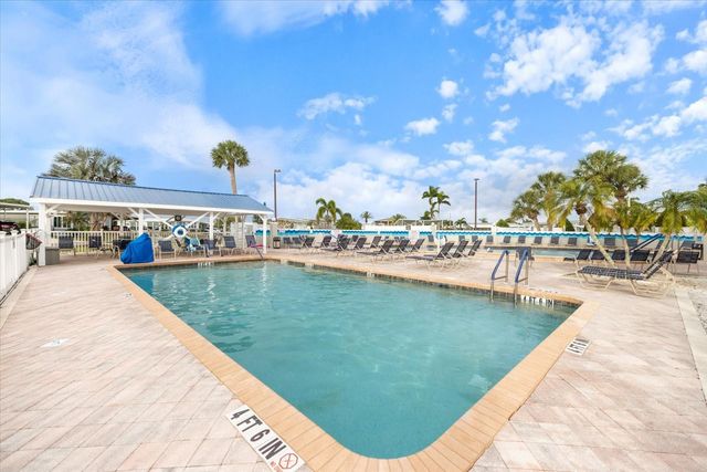 522 PARKWOOD AVENUE, North Port, FL 34287