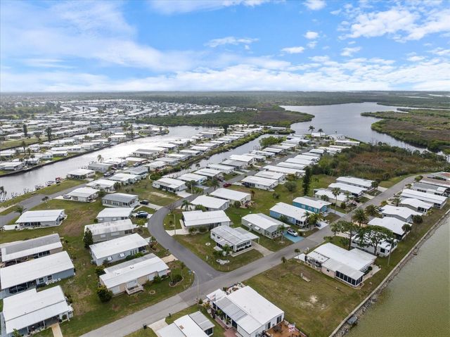 522 PARKWOOD AVENUE, North Port, FL 34287