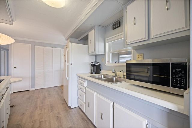 522 PARKWOOD AVENUE, North Port, FL 34287