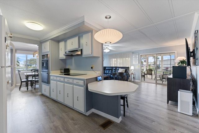 522 PARKWOOD AVENUE, North Port, FL 34287