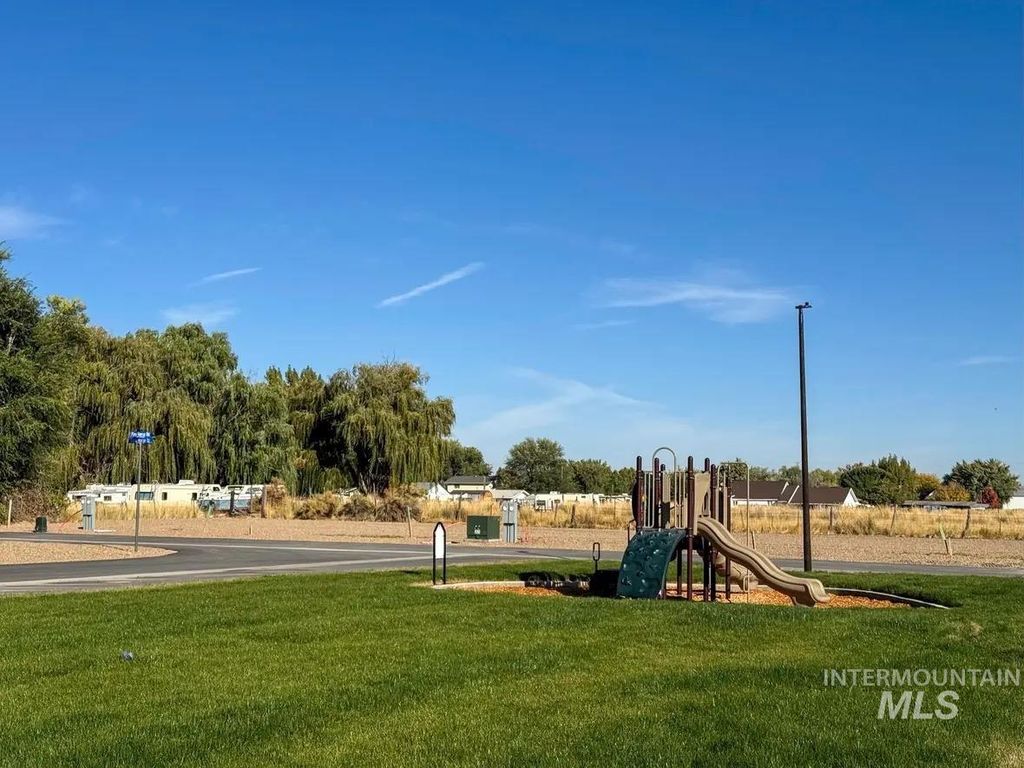 370 W 12th South 25, Mountain Home, ID 83647 photo 9