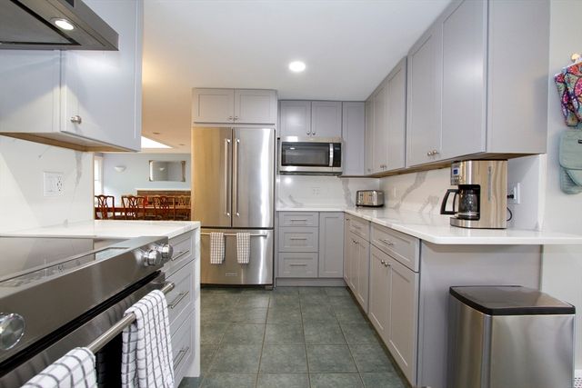 4 Johns Ave, Middleton, MA 01949