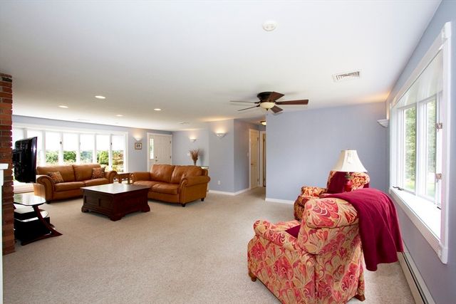 4 Johns Ave, Middleton, MA 01949
