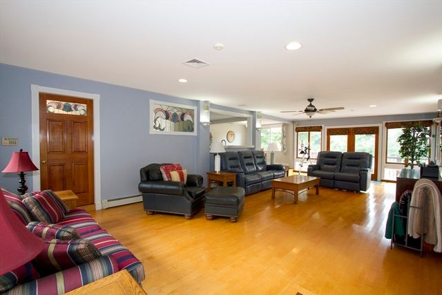 4 Johns Ave, Middleton, MA 01949