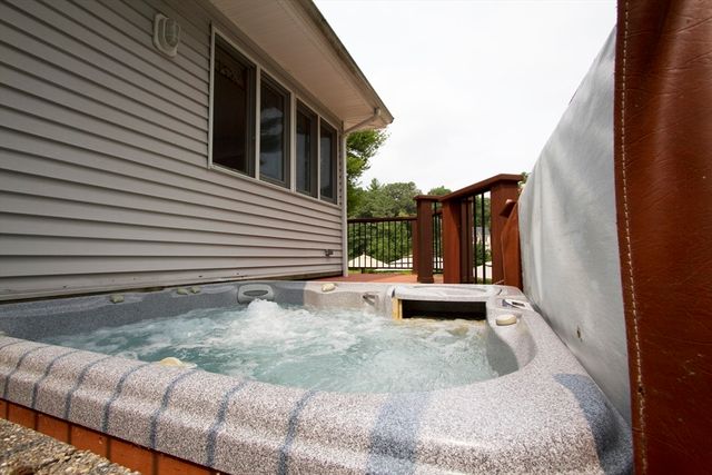 4 Johns Ave, Middleton, MA 01949