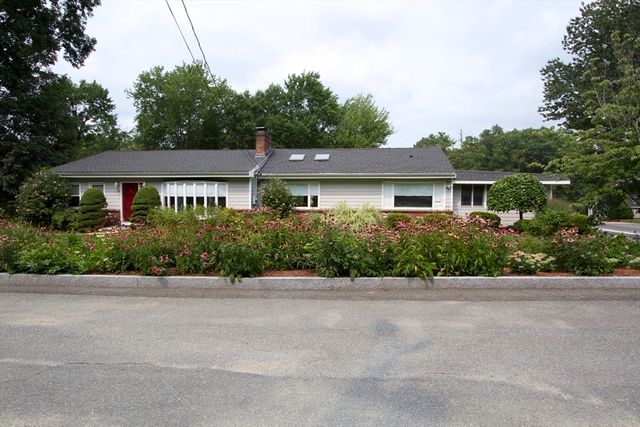 4 Johns Ave, Middleton, MA 01949