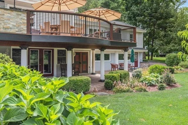 4 Johns Ave, Middleton, MA 01949