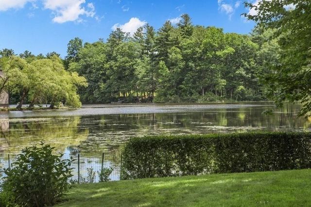 4 Johns Ave, Middleton, MA 01949