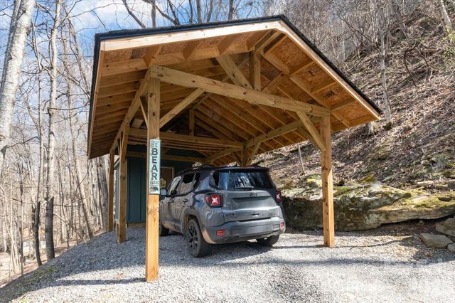 46 Hummingbird Drive, Maggie Valley, NC 28751