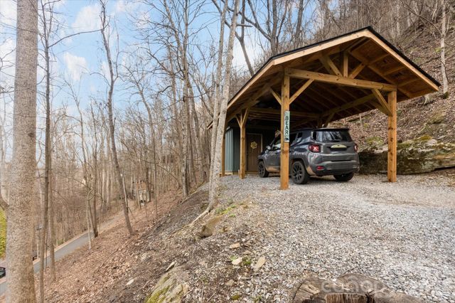 46 Hummingbird Drive, Maggie Valley, NC 28751