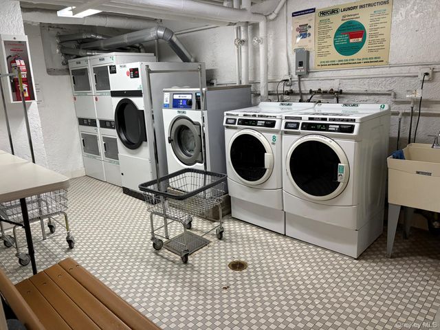 43-25 Douglaston Parkway 2B, Douglaston, NY 11363