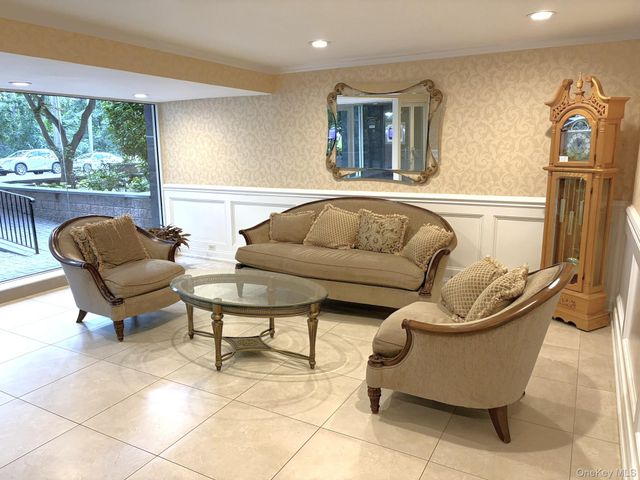 43-25 Douglaston Parkway 2B, Douglaston, NY 11363