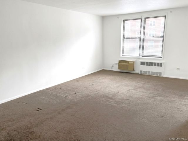 43-25 Douglaston Parkway 2B, Douglaston, NY 11363