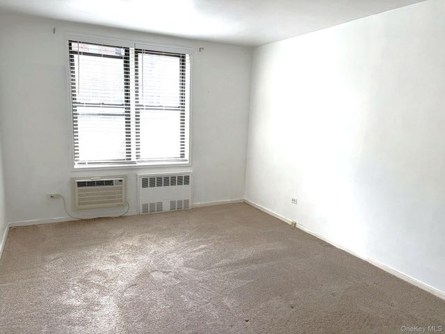 43-25 Douglaston Parkway 2B, Douglaston, NY 11363