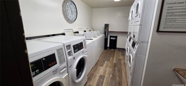 1088 Bishop Street 1404, Honolulu, HI 96813