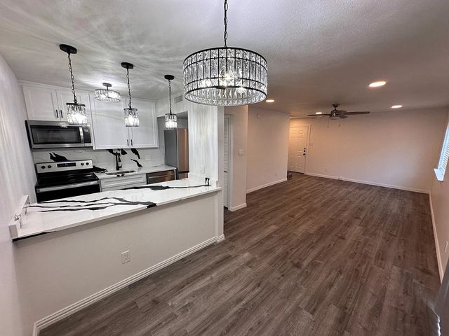4011 Cole Avenue 111, Dallas, TX 75204
