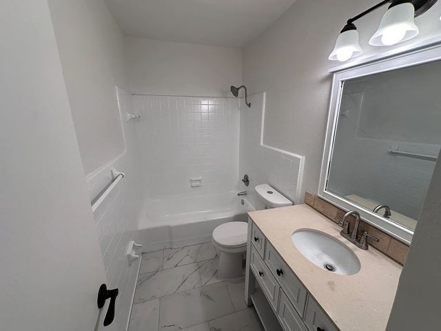4011 Cole Avenue 111, Dallas, TX 75204