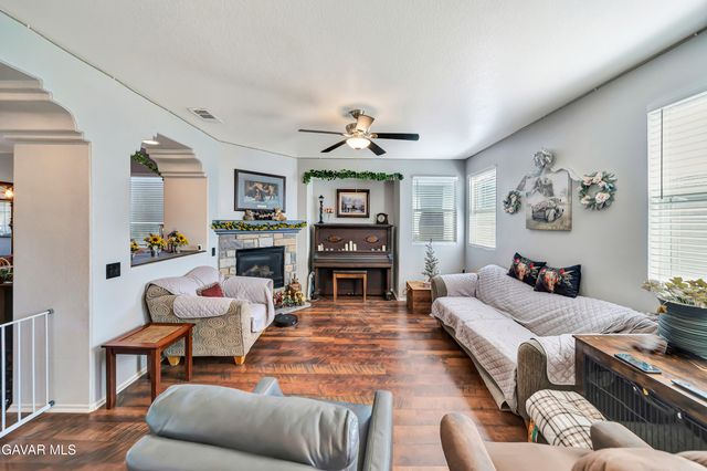 5818 W Avenue J-15, Lancaster, CA 93536